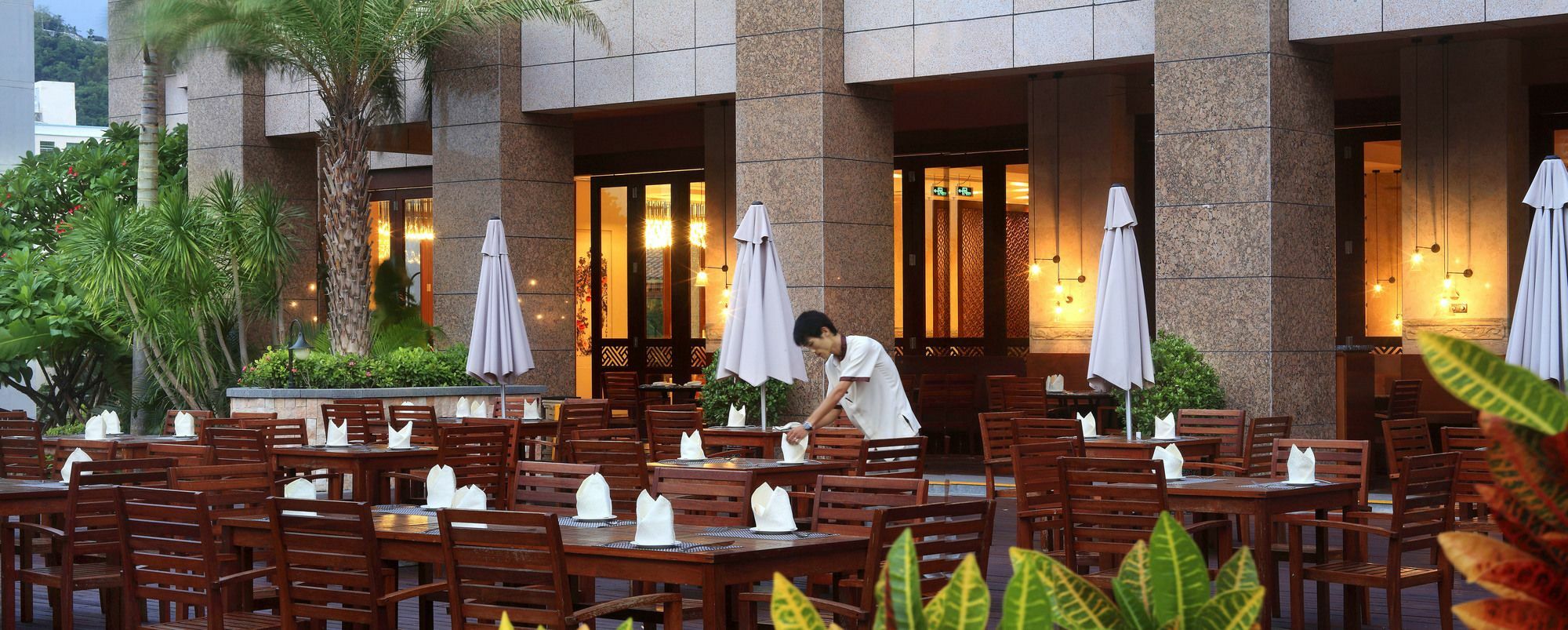 Four Seasons Ocean Courtyard Hotel Санья Екстер'єр фото